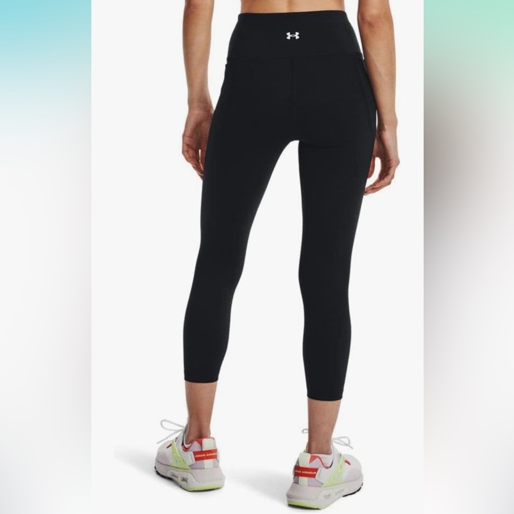 1 Pair of Under Armour Fitted High-Rise Waist Versatile Leggings w/Side Pockets